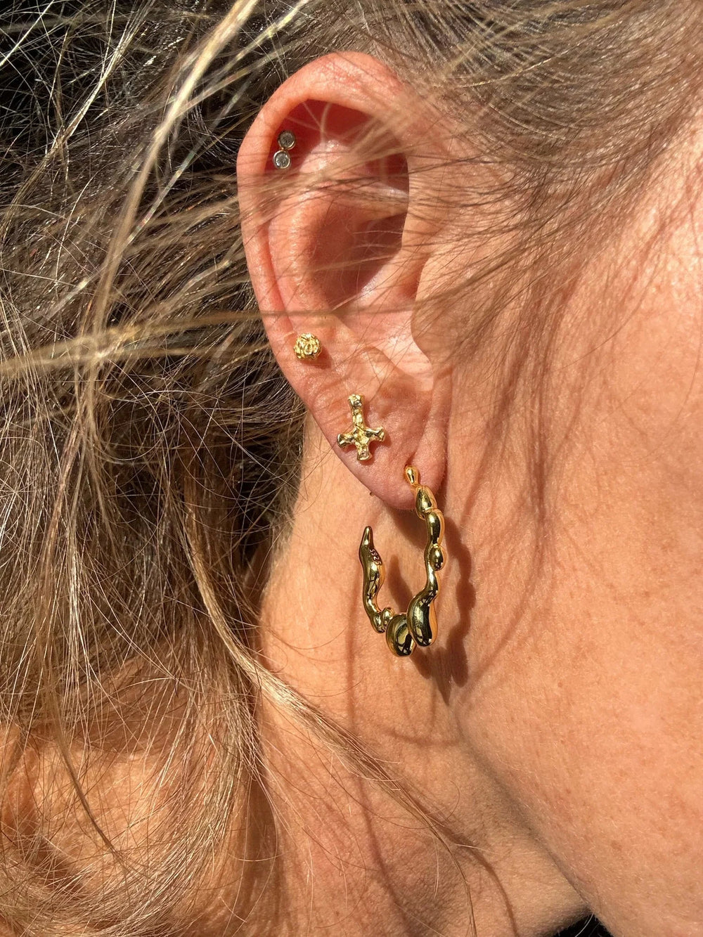 Andcopenhagen - Øreringe hoops - 18 karat guldbelagt 925 sterlingsølv - Swirl suie - Stilkompagniet.dk