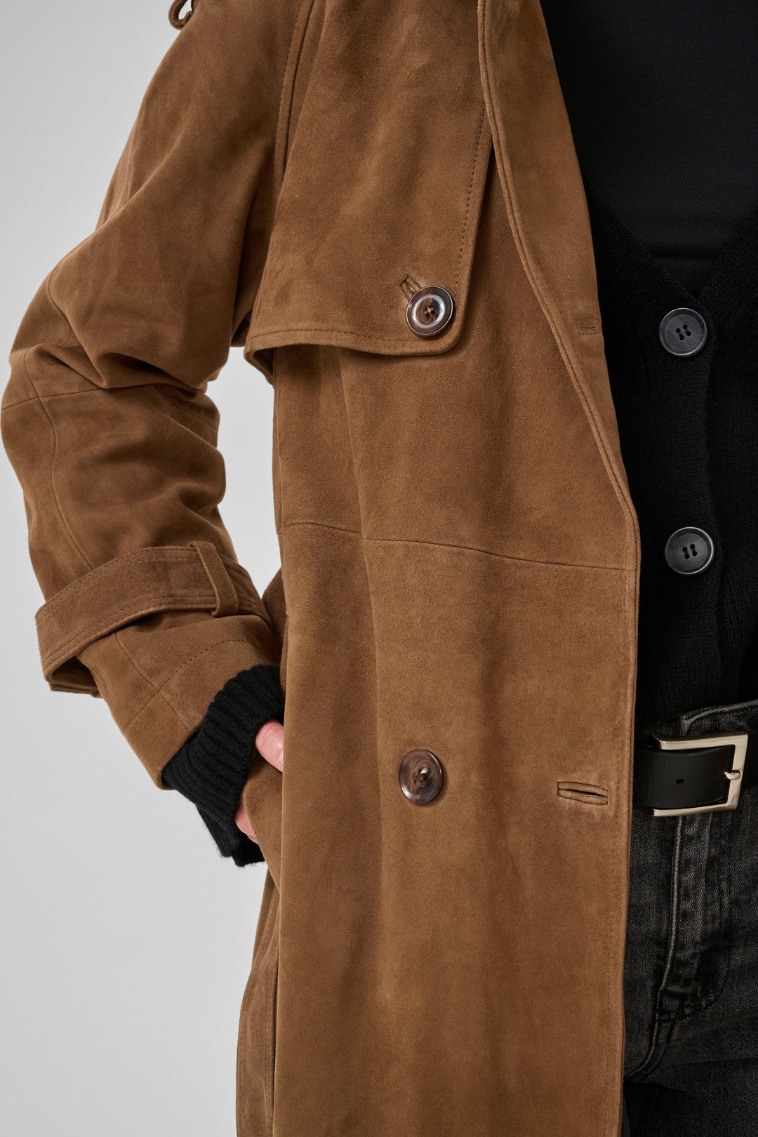 MY ESSENTIAL WARDROBE - Trenchcoat - Ruskind Cognac - Tara - Stilkompagniet.dk