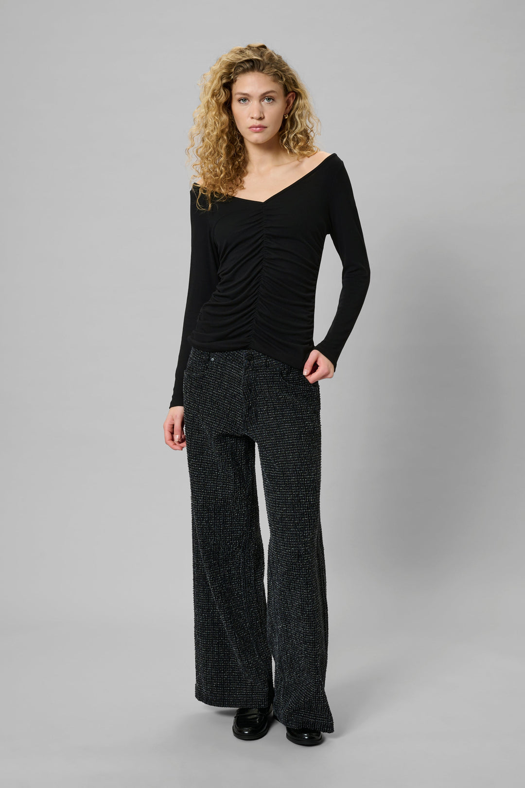 My Essential Wardrobe - Bluse - Sort - Giggo - Stilkompagniet.dk