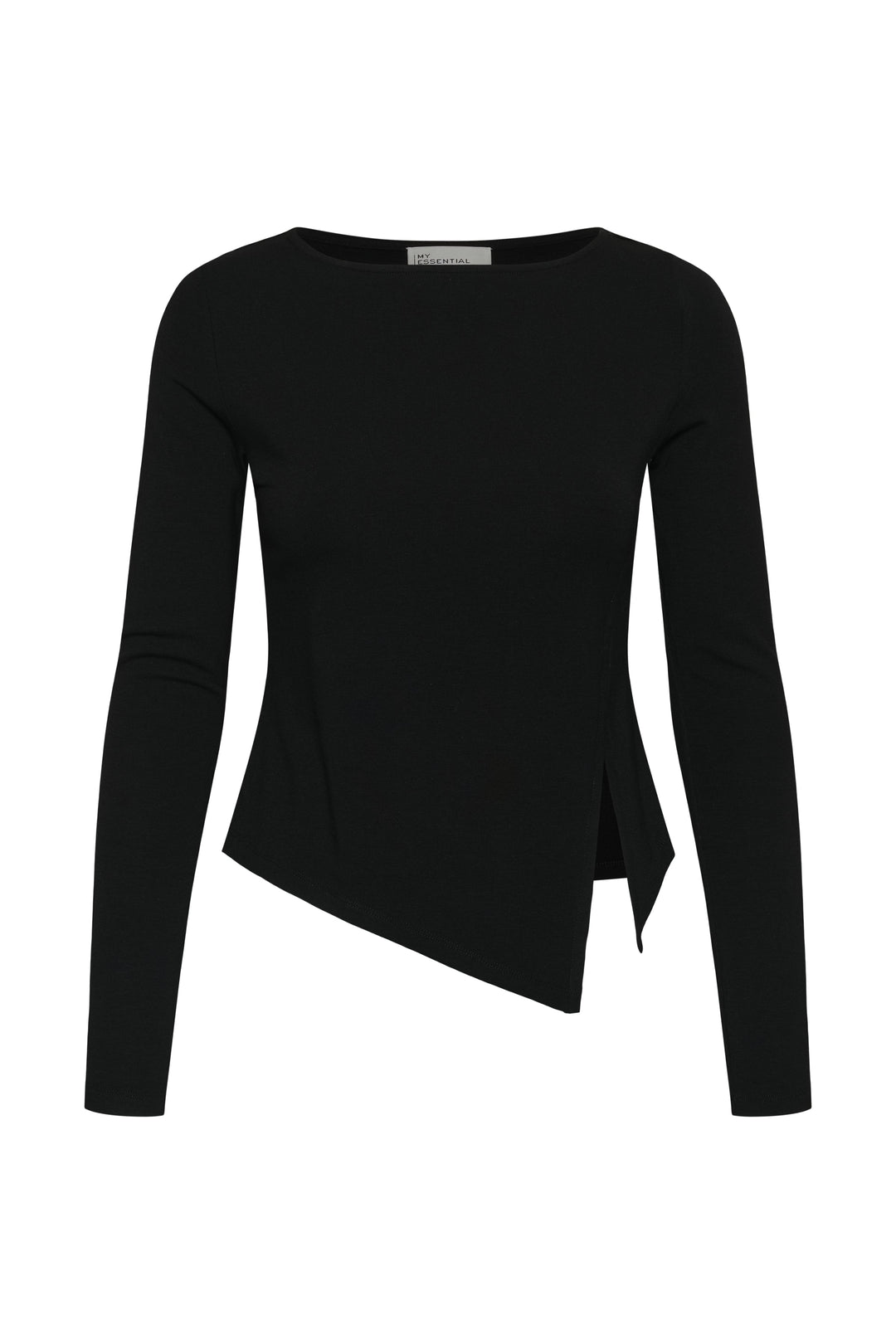 Nupti-blusen fra My Essential Wardrobe er en elegant, sort bluse med et moderne asymmetrisk snit packshot