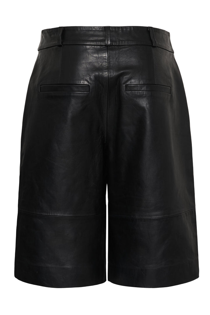 My Essential Wardrobe - Bermuda shorts - Black - Akela