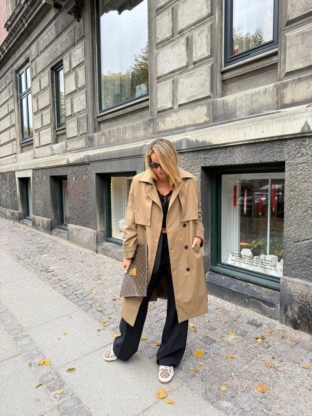 Sassy Copenhagen - Trenchcoat - Dark Khaki - Kaya - Stilkompagniet.dk