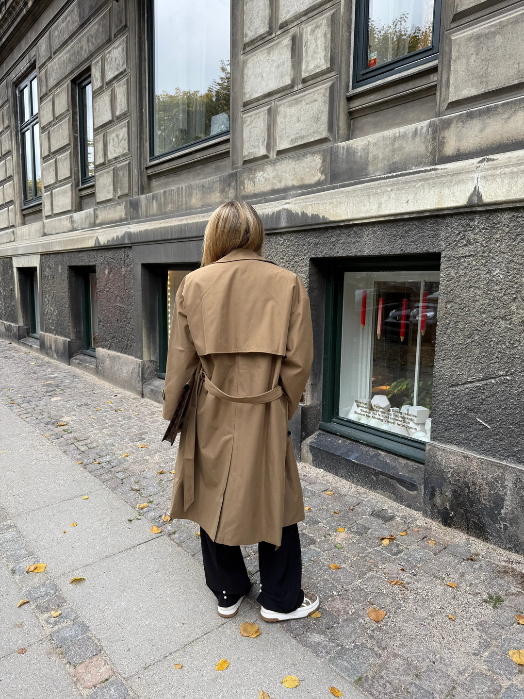 Sassy Copenhagen - Trenchcoat - Dark Khaki - Kaya - Stilkompagniet.dk