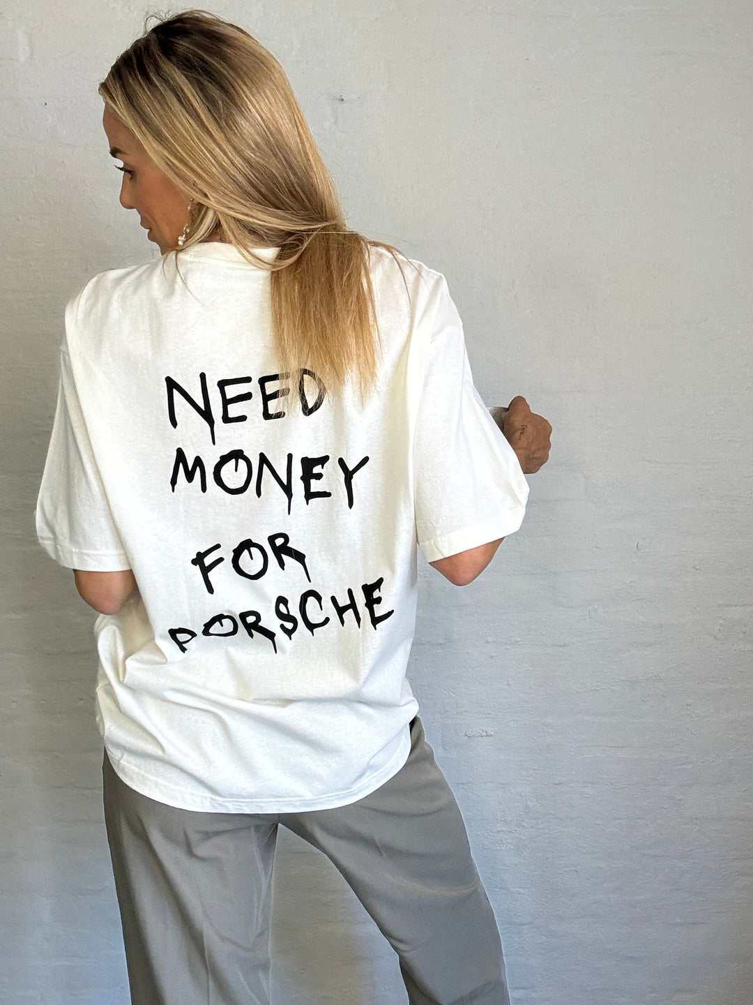 Statement t-shirt - Need money for porsche - Kira  - Sassy Copenhagen