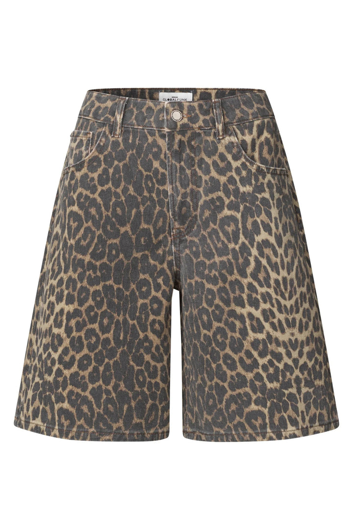 Leopardmønstrede shorts med knaplukning og lommer, fra Global Funk.