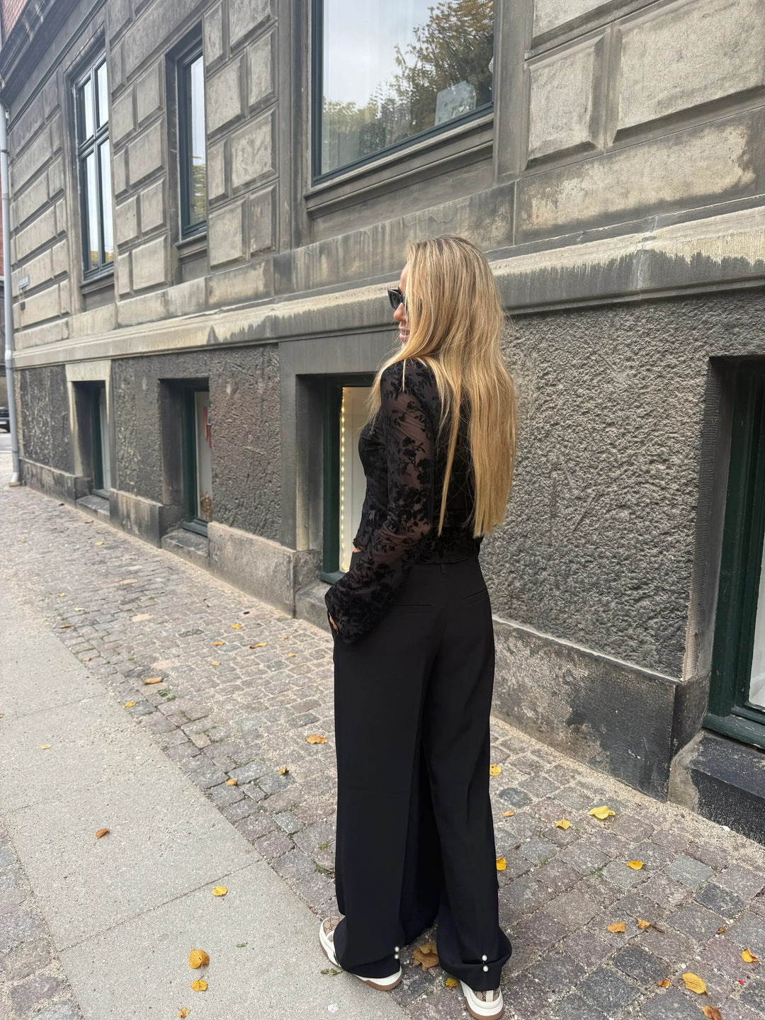 Sassy Copenhagen - Lilly Mesh Bluse - Sort - Stilkompagniet.dk