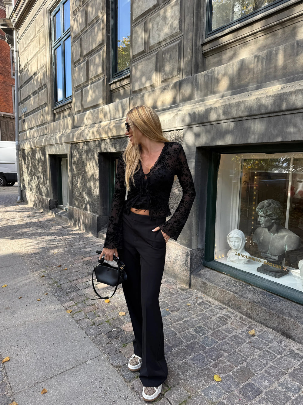 Sassy Copenhagen - Lilly Mesh Bluse - Sort - Stilkompagniet.dk