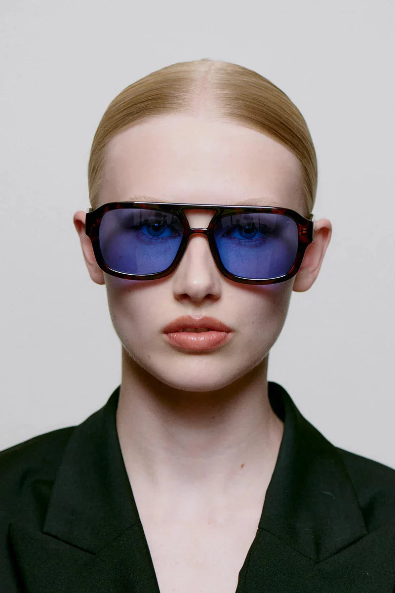 A. Kjærbede - Solbriller - Demi Tortoise (Blue Lens) - Kaya sss