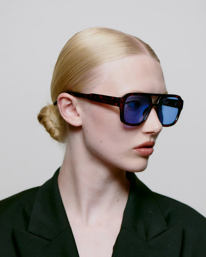 A. Kjærbede - Solbriller - Demi Tortoise (Blue Lens) - Kaya sss