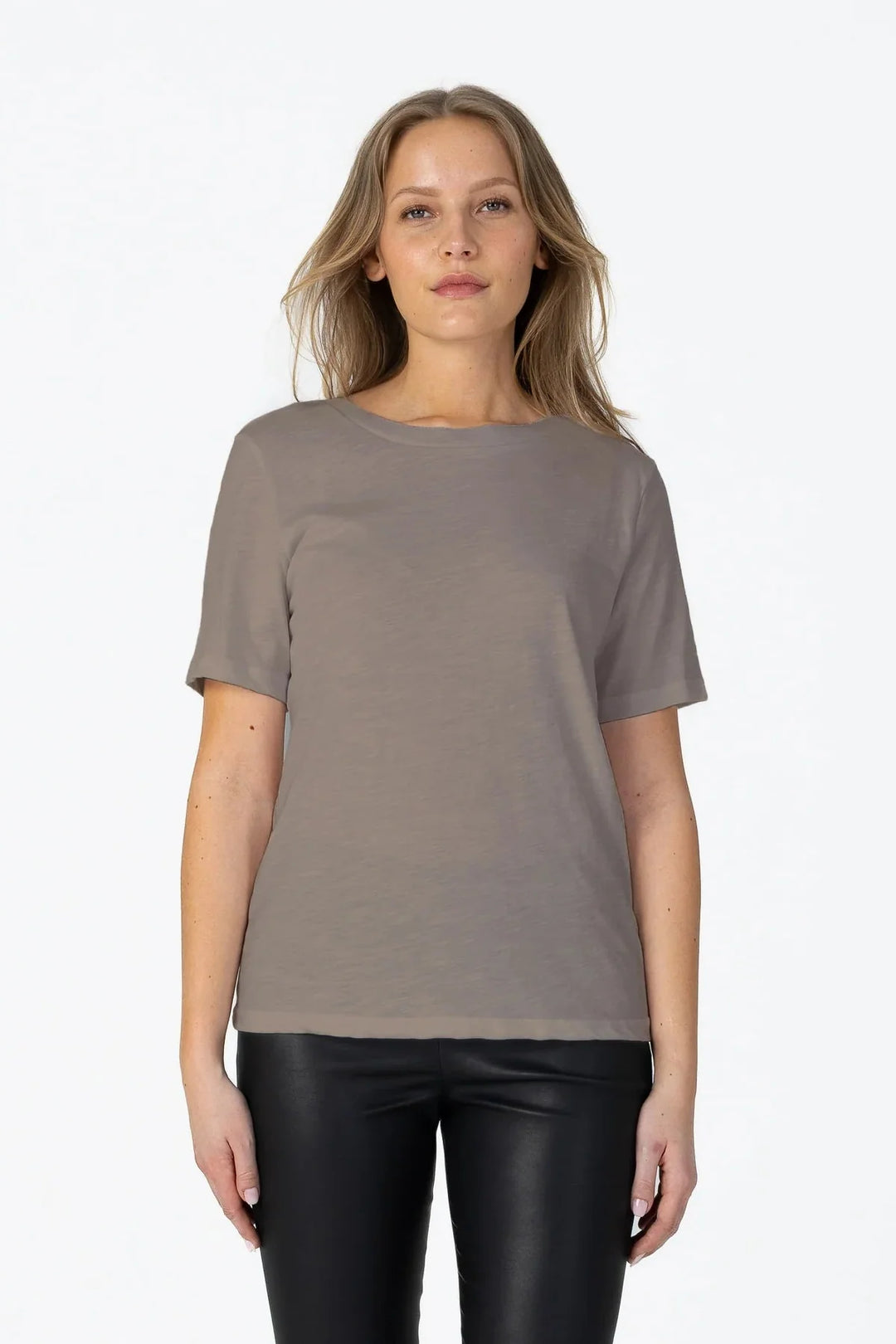 CC Heart - T-shirt - Dark mud - Basic regular