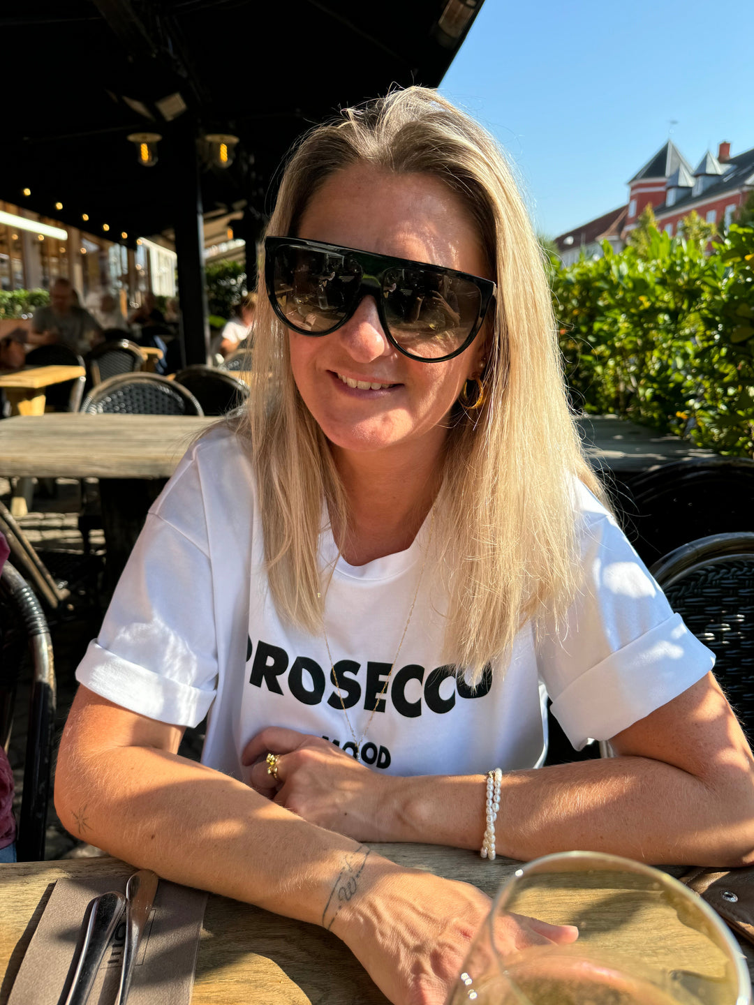 Sassy Copenhagen -Statement t-shirt - Hvid - Prosecco mood