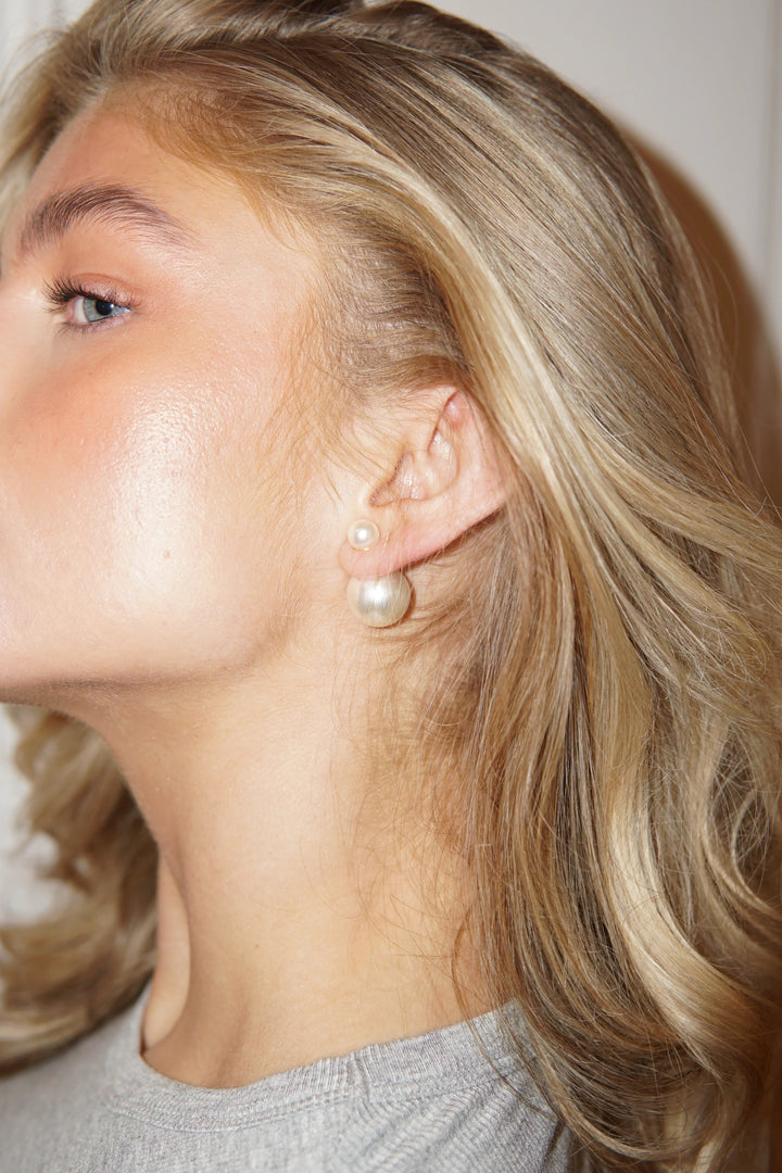 Andcopenhagen - Sophie double pearl Øreringe - 18 karat guldbelagt sterlingsølv - Stilkompagniet.dk