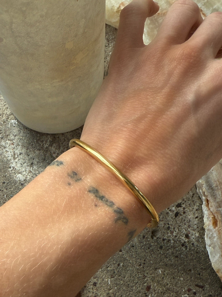 Andcopenhagen - Armbånd - 18 karat guldbelagt titanium steel - Bangle - Nanna