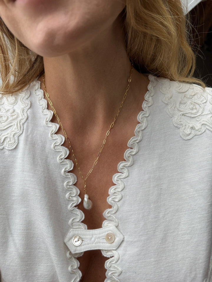 Andcopenhagen - Halskæde - 18 karat guldbelagt messing - Baroque perle