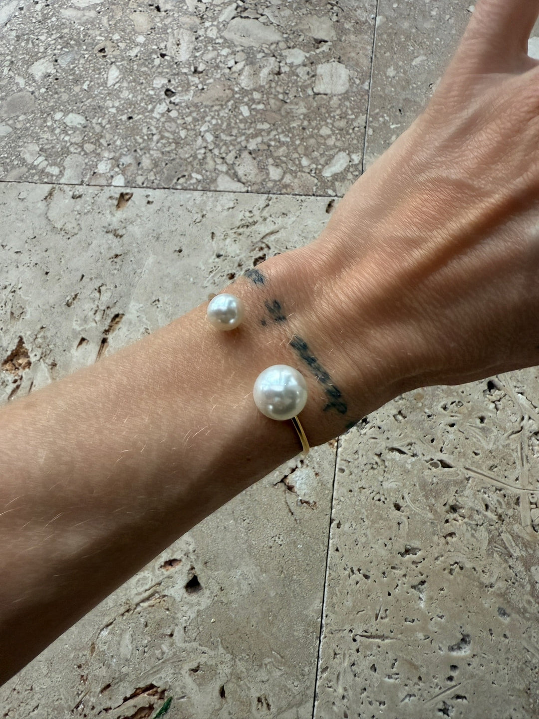 Andcopenhagen - Armbånd - 18 karat guldbelagt stainless steel - Bangle pearl