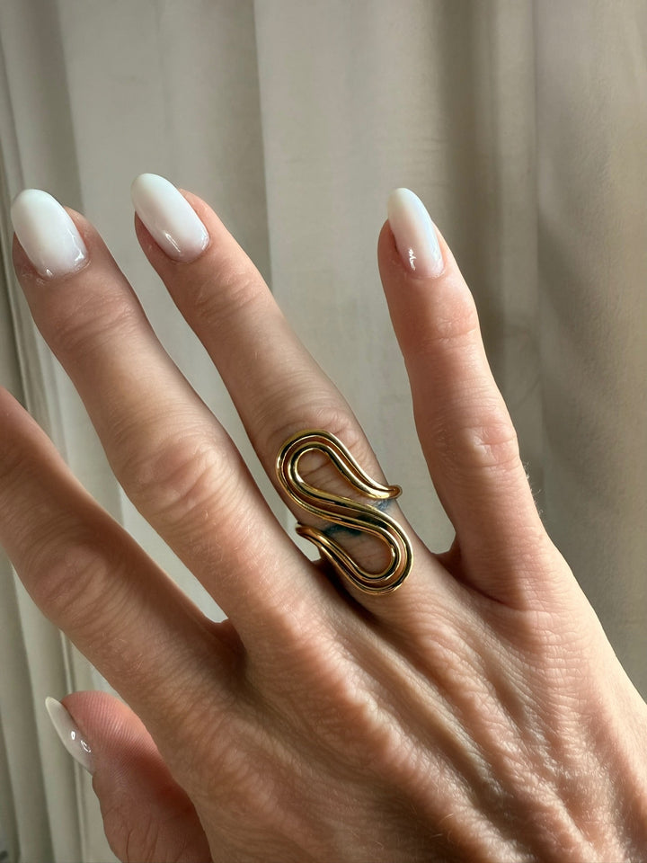 Nine - Swirly Ring - Stilkompagniet.dk