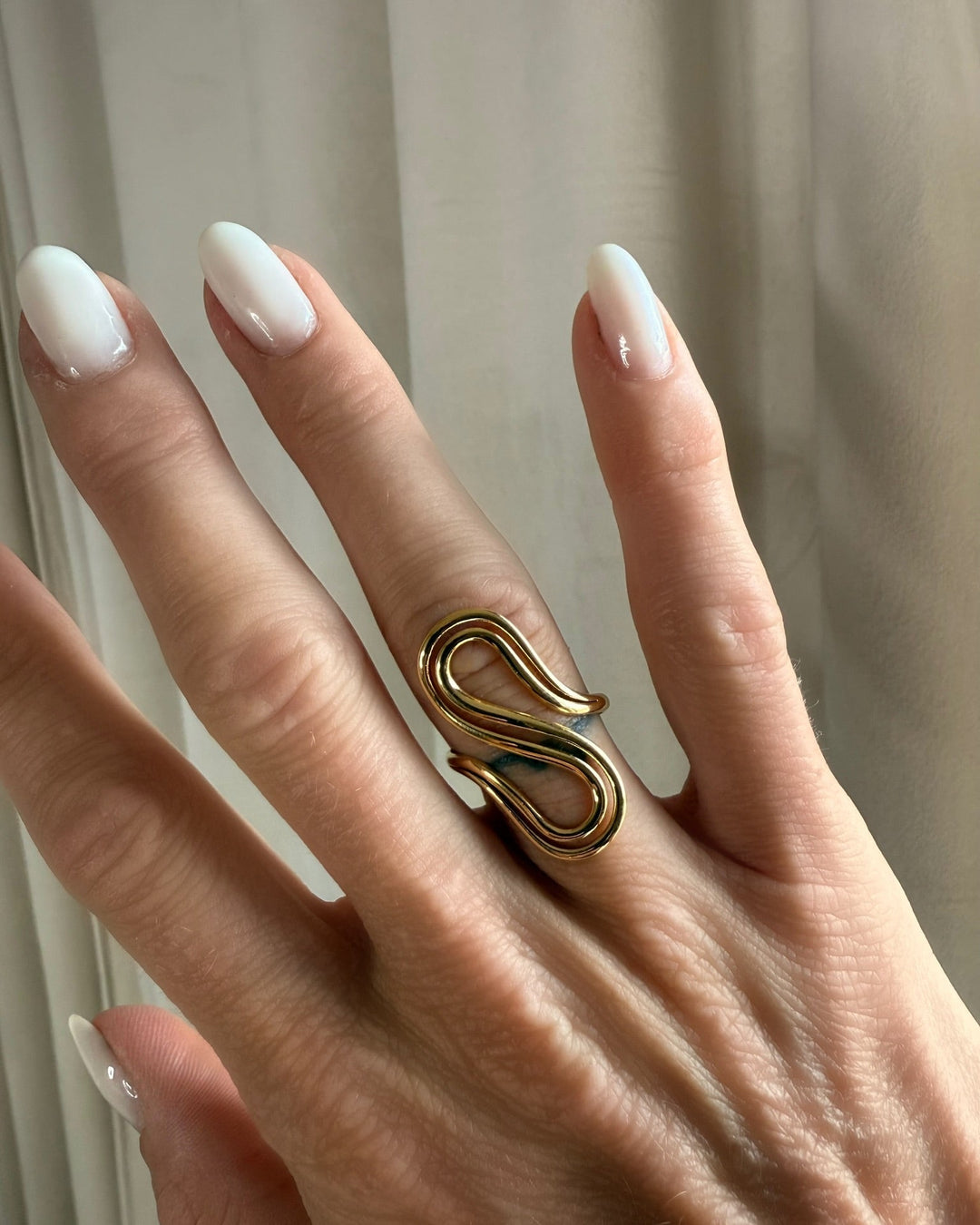 Nine - Swirly Ring - Stilkompagniet.dk