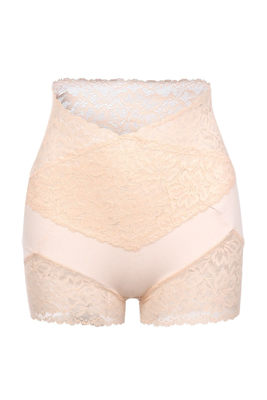 Beige shapewear fra Andcopenhagen Basics, model Fenja, med blonde detaljer og høj talje.