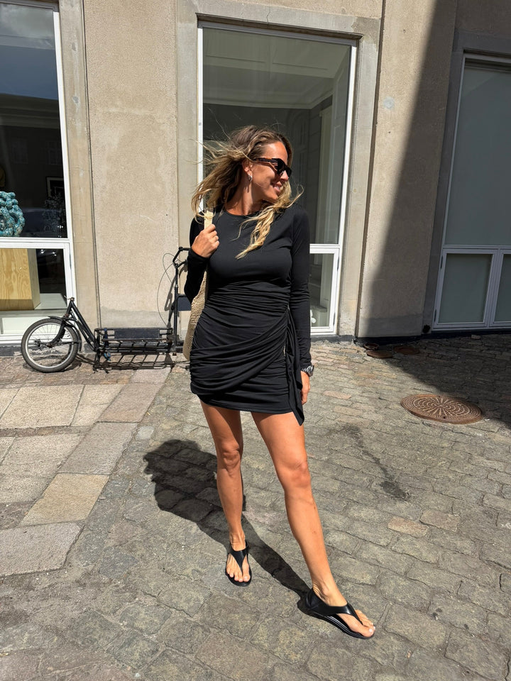 Sassy Copenhagen - Kjole - Sort - Zarina