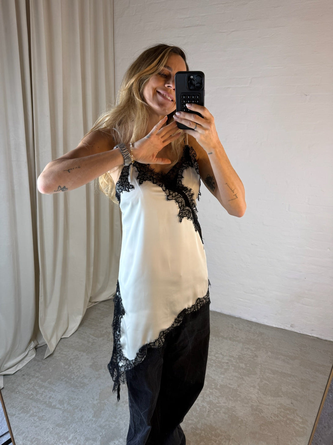 Sassy Copenhagen - Satin blonde top - Hvid - Helena