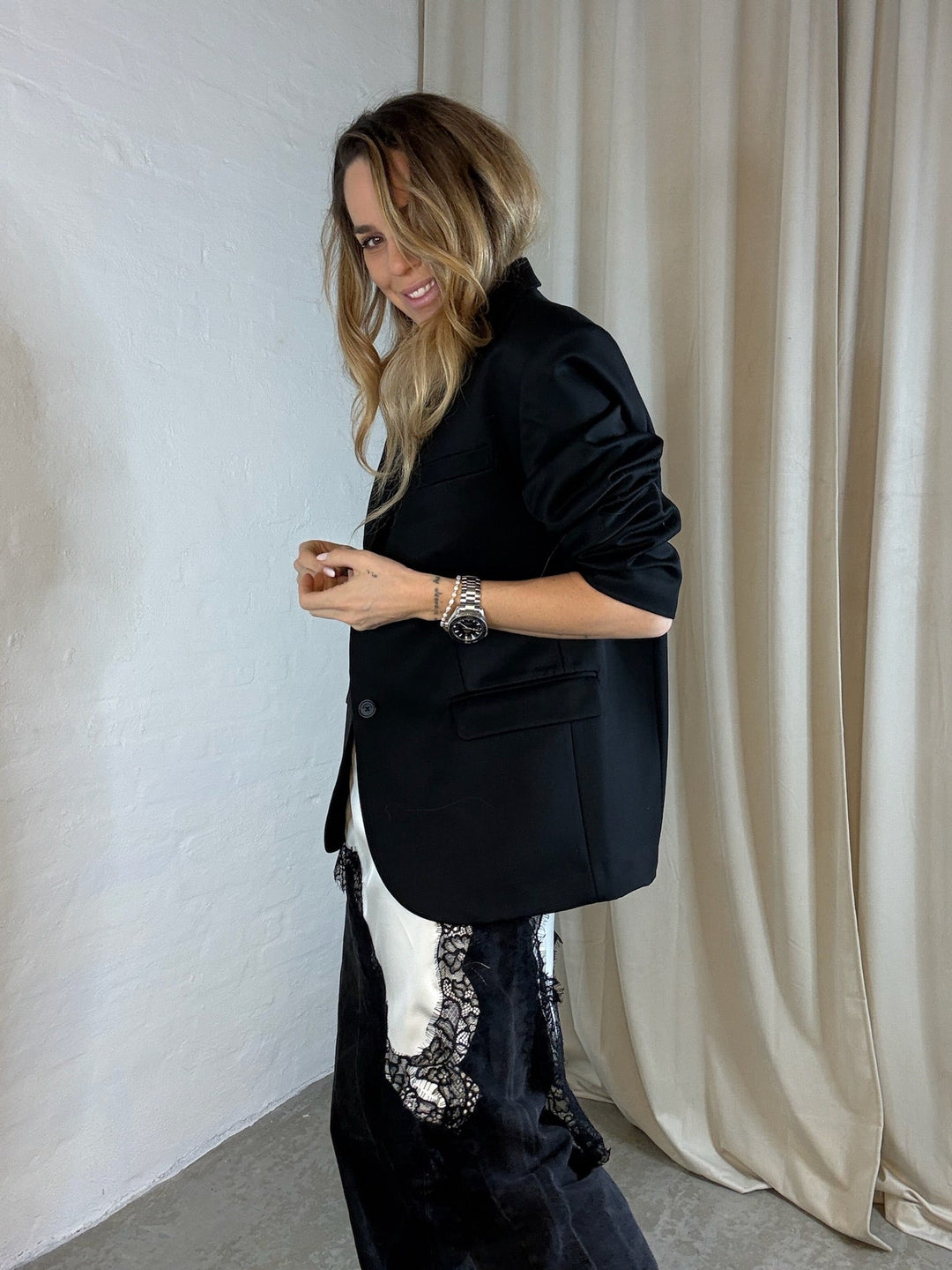 Sassy Copenhagen - Satin blonde top - Hvid - Helena