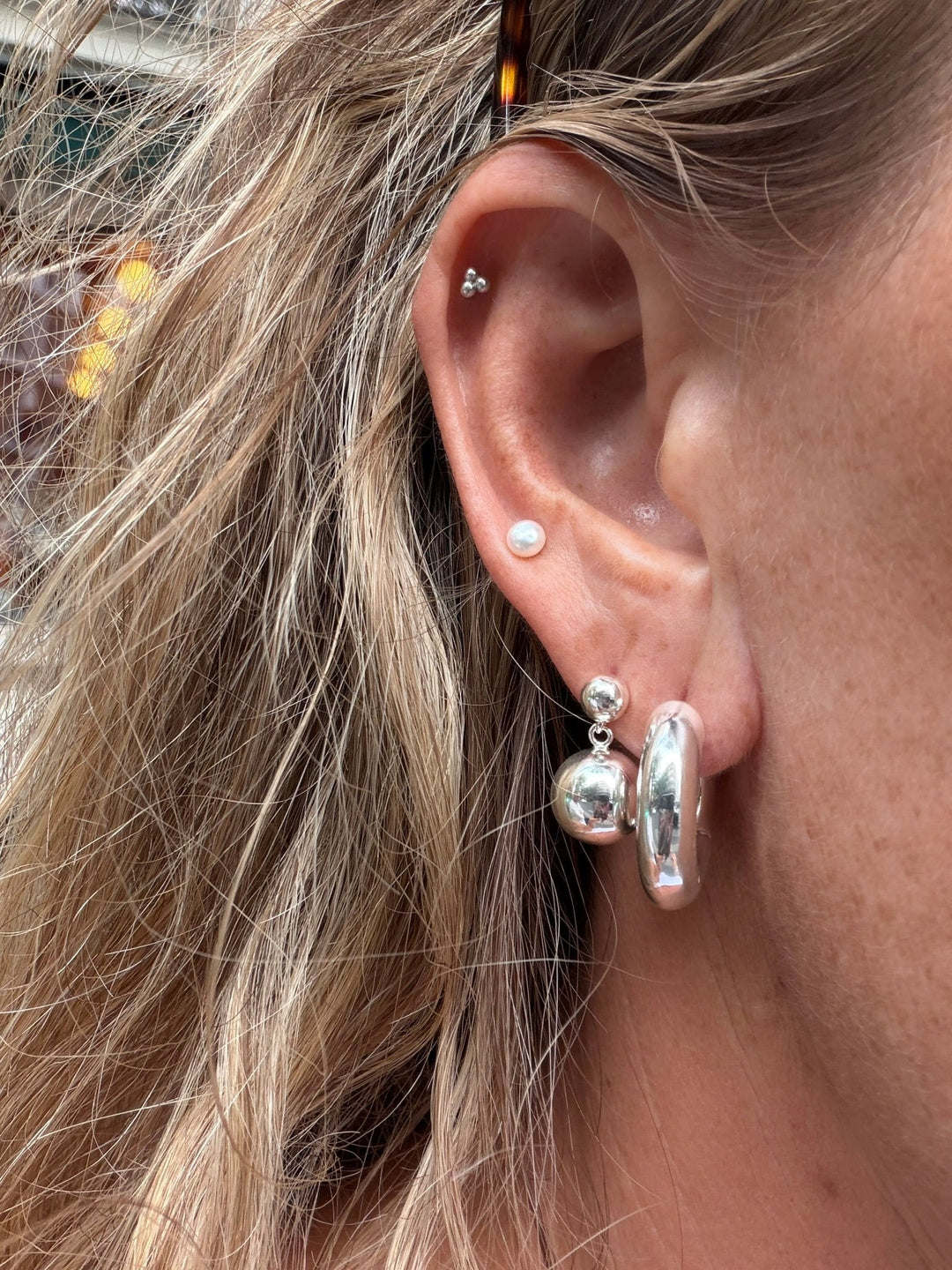 Andcopenhagen Jewelry - Ørering studs - 18 karat guldbelagt 925 sterlingsølv - Ferskvands perler -  Lille jazz pearl