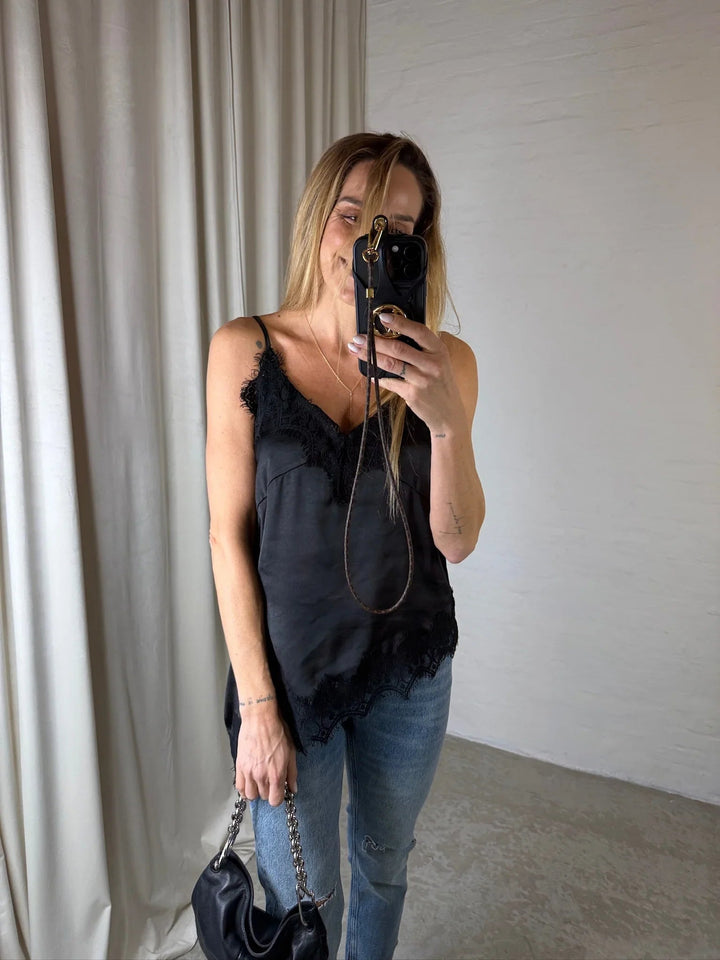 Coster Copenhagen - Satin blonde top - Sort E1001