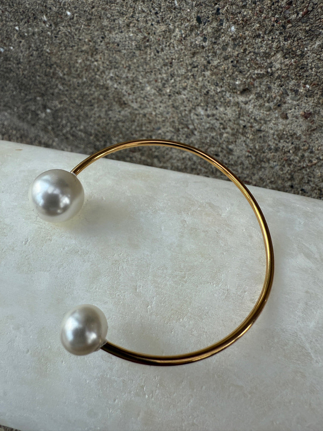 Andcopenhagen - Armbånd - 18 karat guldbelagt stainless steel - Bangle pearl