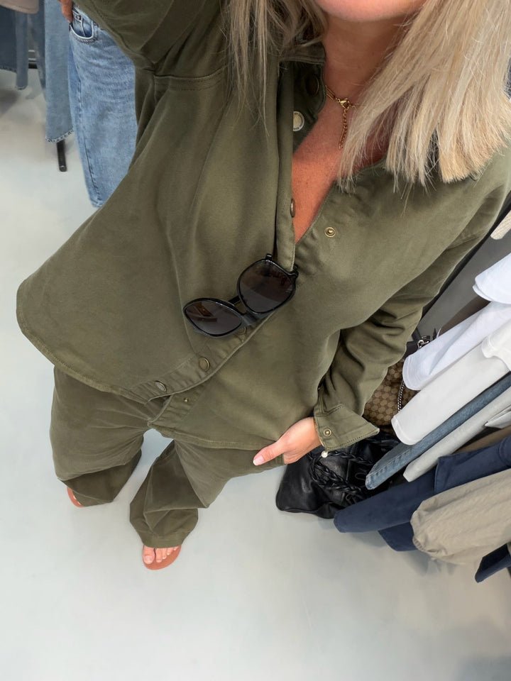 My Essential Wardrobe - Skjorte -  Olive Night - Linn Sofia 149