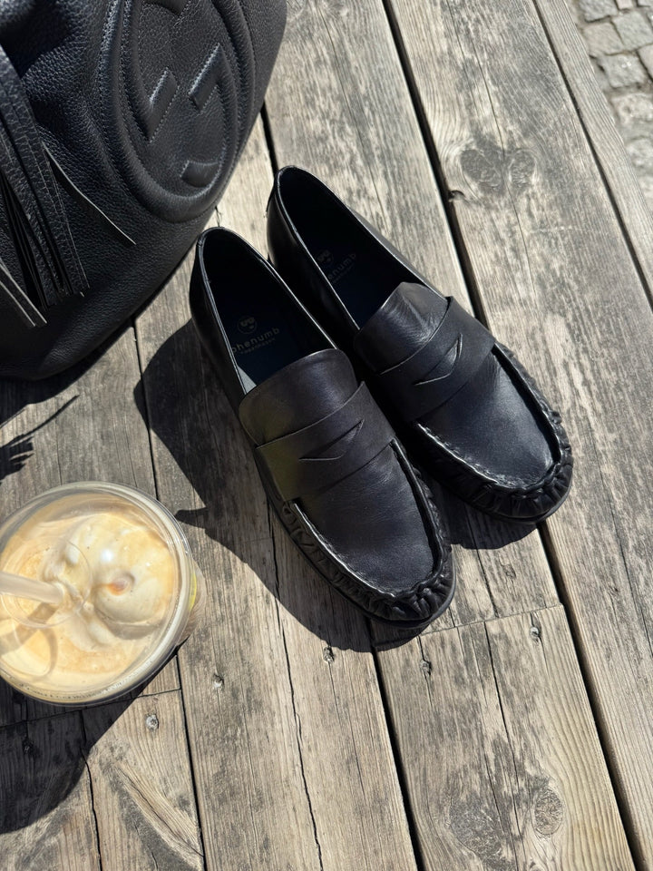 Phenumb - Loafer - Sort - Whisper