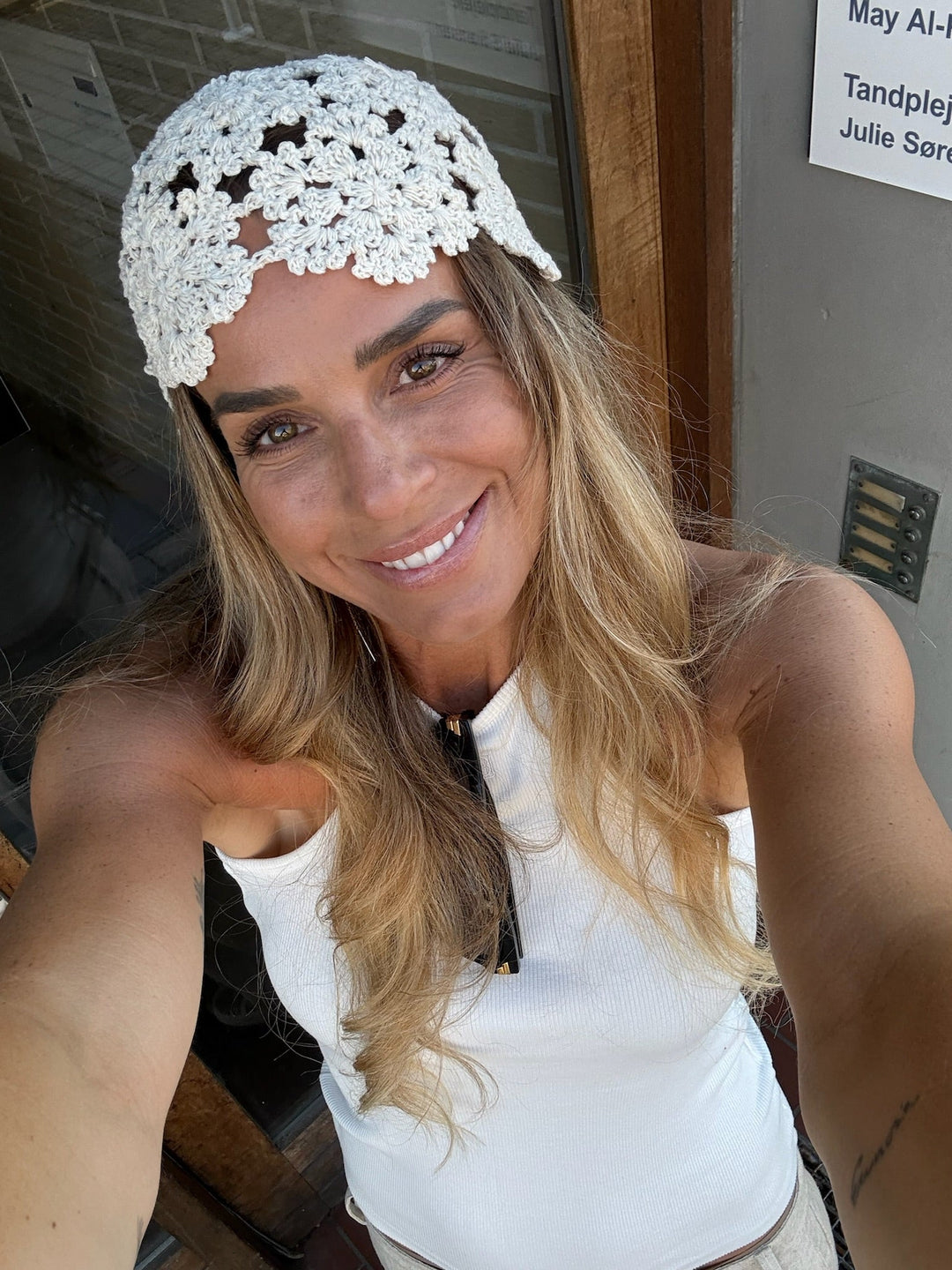 Sassy Copenhagen - Hæklet beanie - Creme - Betty