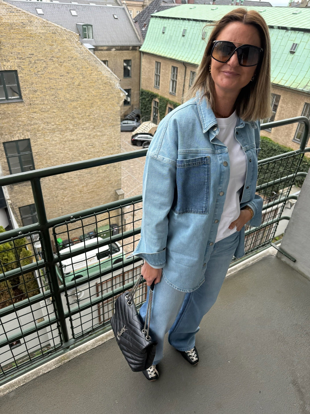 My Essential Wardrobe - Denimskjorte - Light Blue - Mazie Boxy Mix