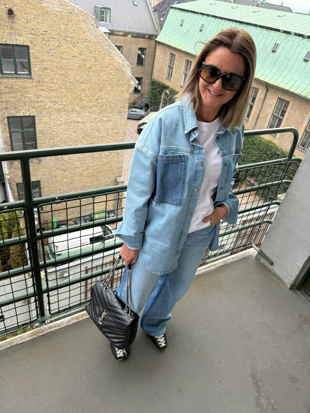 My Essential Wardrobe - Denimskjorte - Light Blue - Mazie Boxy Mix