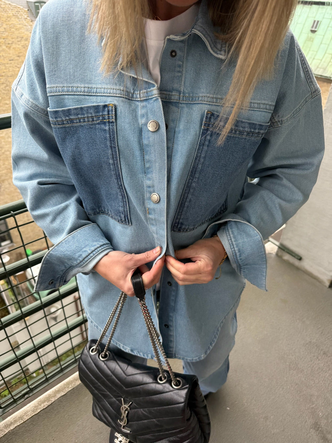 My Essential Wardrobe - Denimskjorte - Light Blue - Mazie Boxy Mix