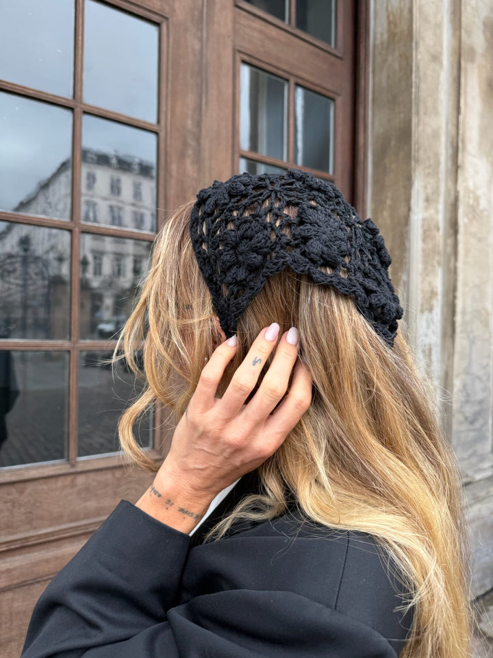 Sassy Copenhagen - Hæklet bandana - Black - Ibbi