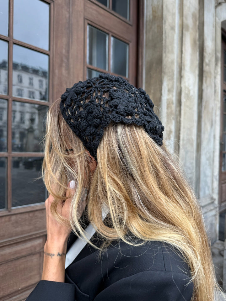 Sassy Copenhagen - Hæklet bandana - Black - Ibbi