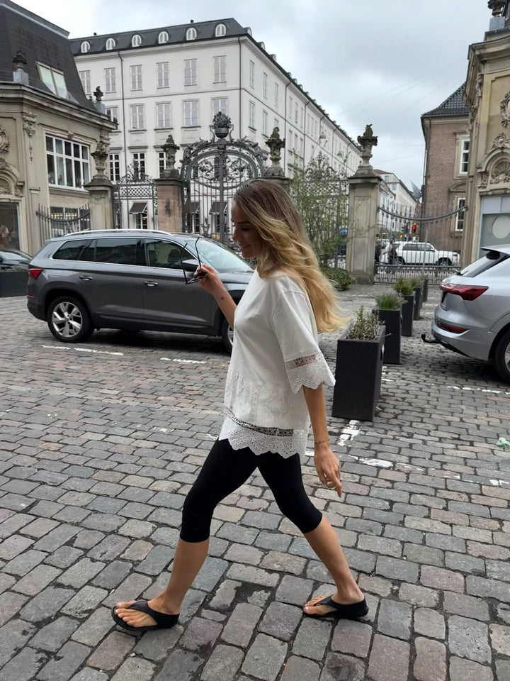 Sassy Copenhagen - T-shirt - Hvid Blonde - Liva