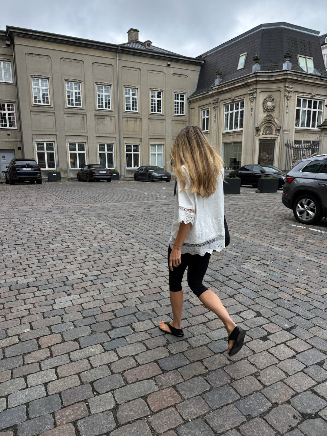 Sassy Copenhagen - T-shirt - Hvid Blonde - Liva