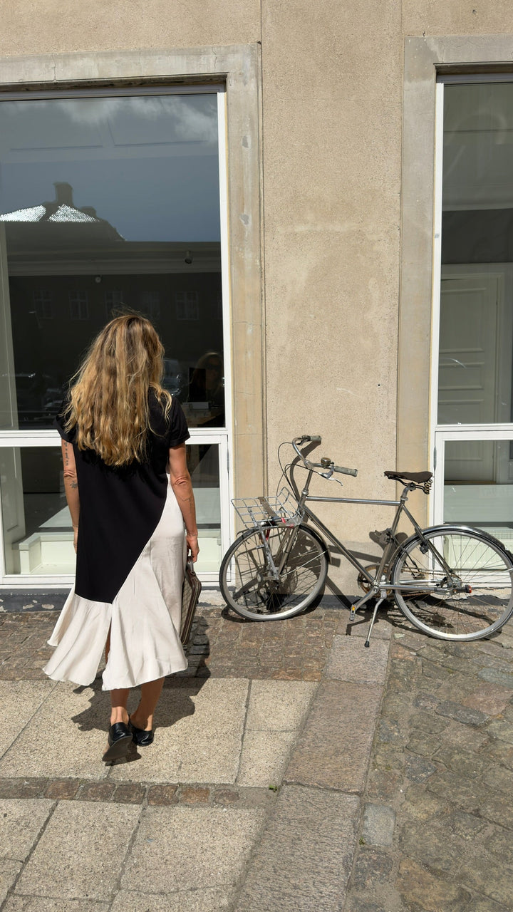 Sassy Copenhagen - Maxikjole - Sort/hvid - Oda