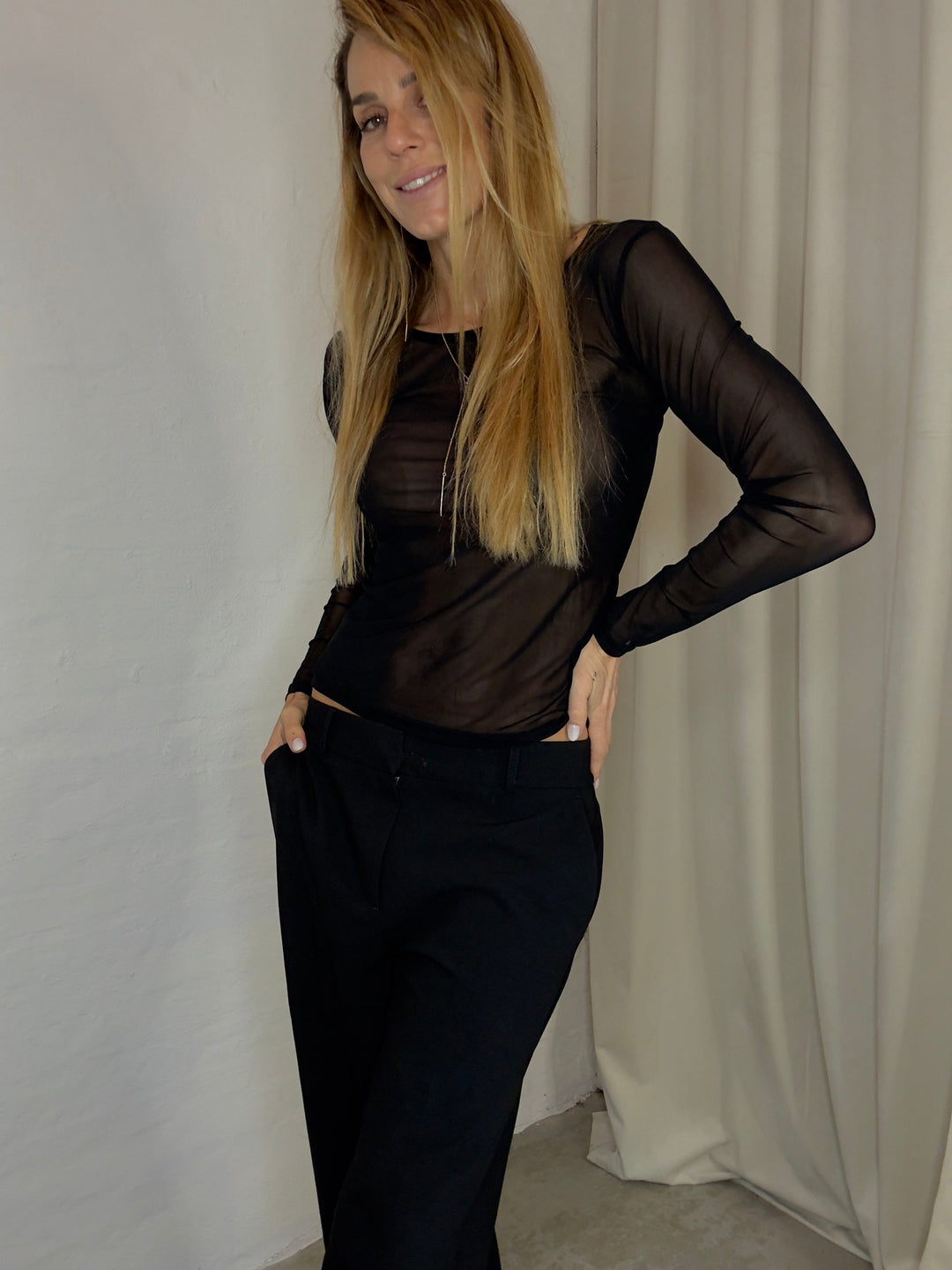 Sassy Copenhagen - Mesh bluse  - Sort - Lydie