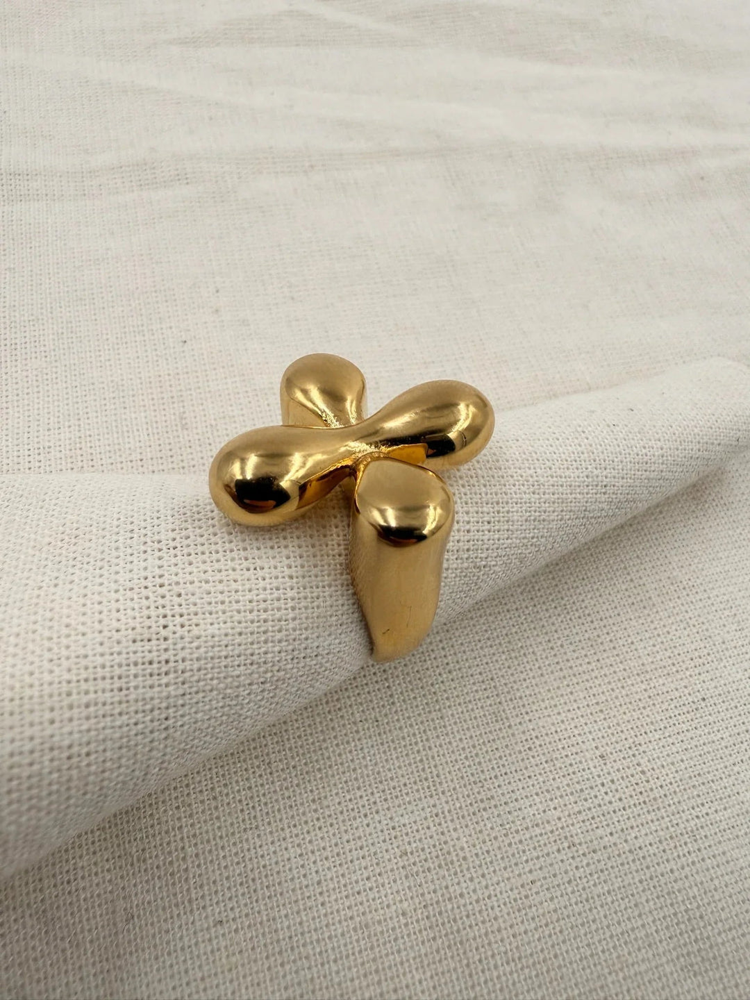 Nine - Flower Crosses Ring - Stilkompagniet.dk