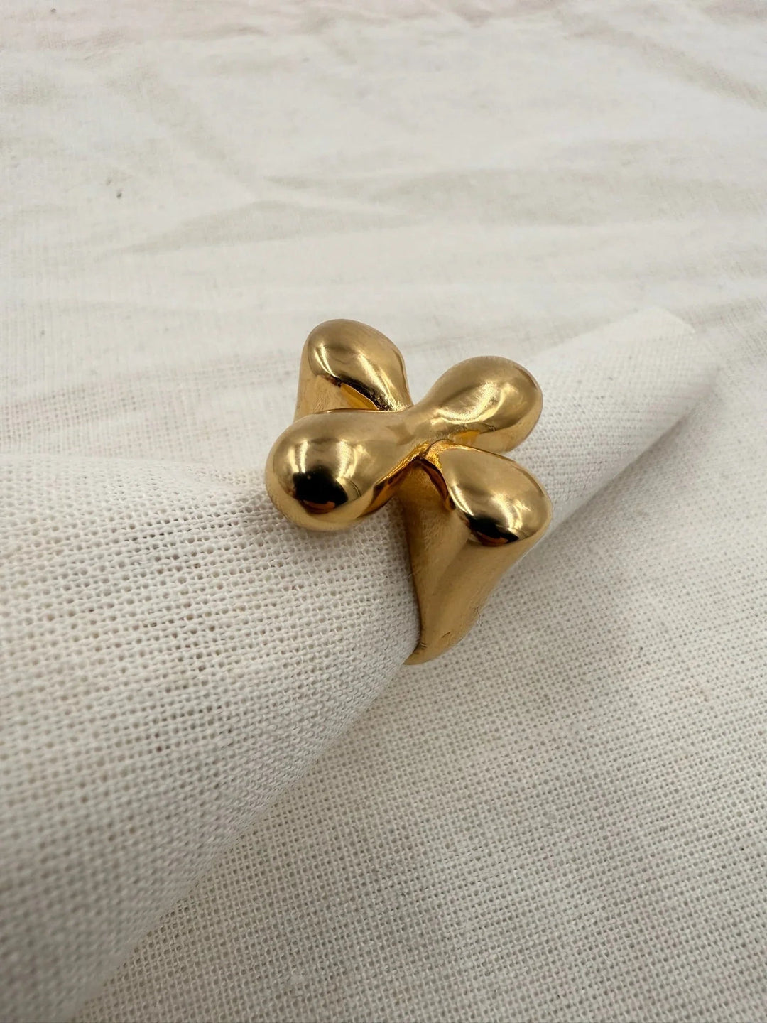 Nine - Flower Crosses Ring - Stilkompagniet.dk