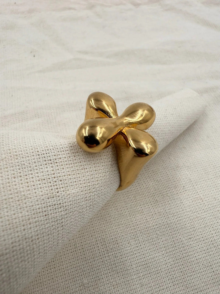 Nine - Flower Crosses Ring - Stilkompagniet.dk