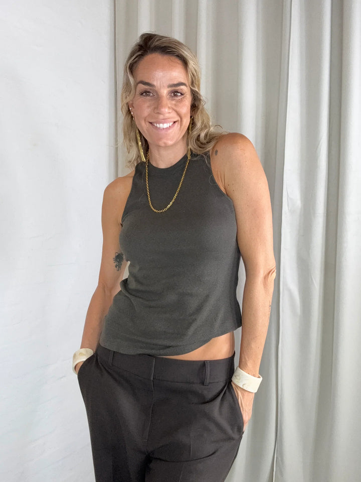 Sassy Copenhagen - Tank Top - Brun - Rie - Stilkompagniet.dk