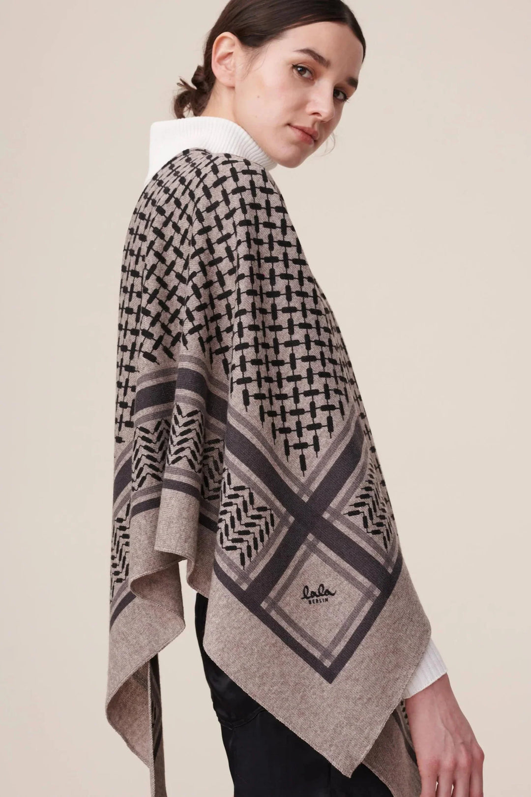 Lala Berlin - Cashmere tørklæde - Stradivari Dark Brown melange - Trinity Classic M