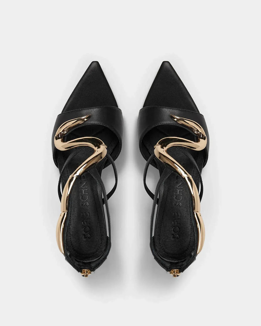 Elegant sort stilet fra Sofie Schnoor Merle oppefra