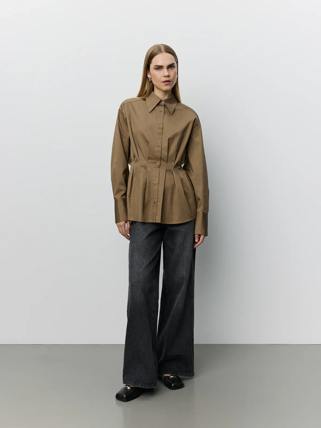 Sofie Schnoor - Skjorte - Middle Brown - Mikrasw Fitted