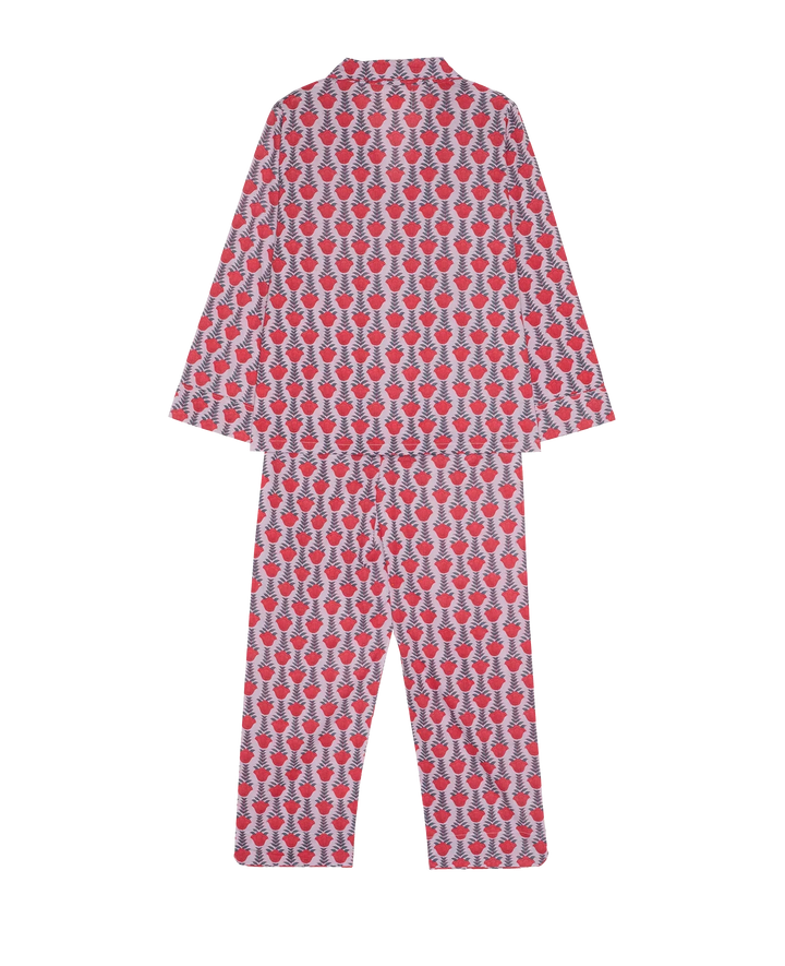 Nuit Pyjamas Set fra Sissel Edelbo er et smukt pyjamassæt bagfra