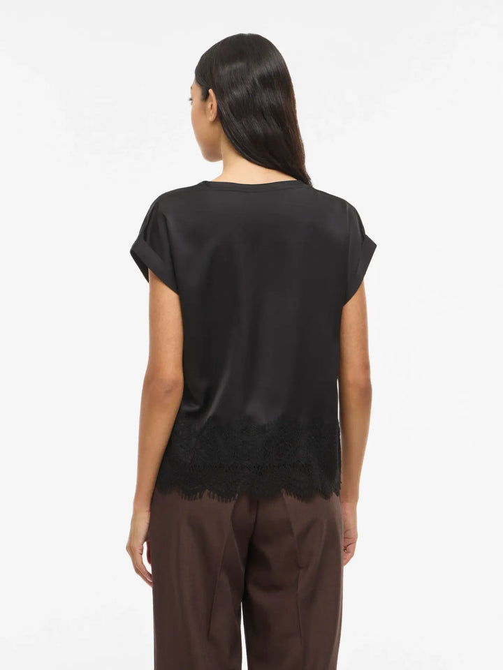 Vila - Satin Top med blonde - Sort - Viellette