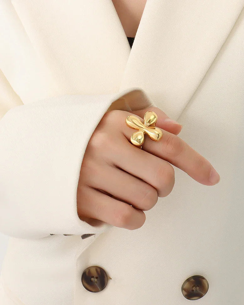 Nine - Flower Crosses Ring - Stilkompagniet.dk